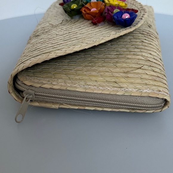 Colorful Floral Straw Clutch - Picture 6 of 7